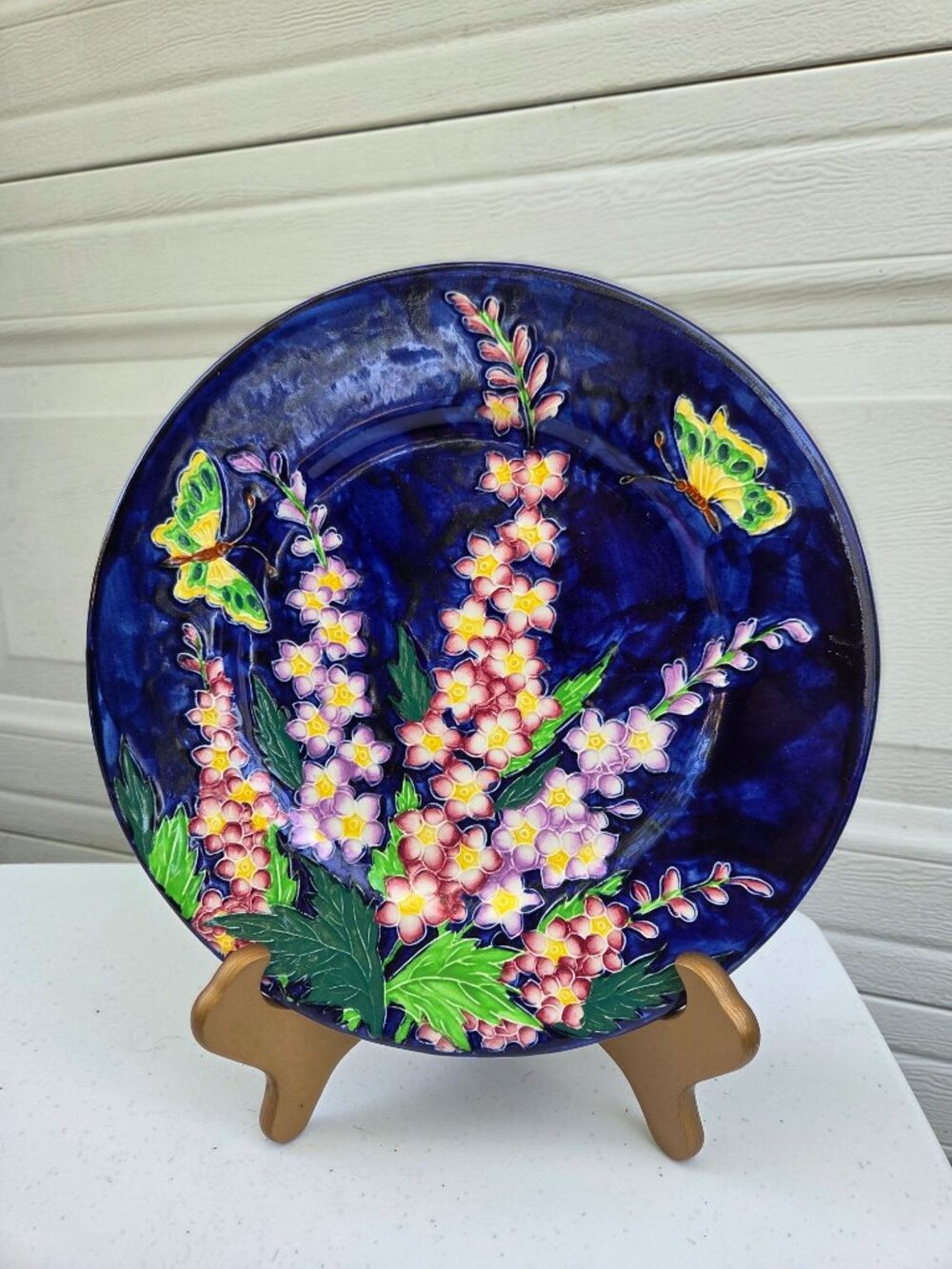 Maling Hand-Painted Floral Plate With Butterflies Made In England Blue Backgroun
